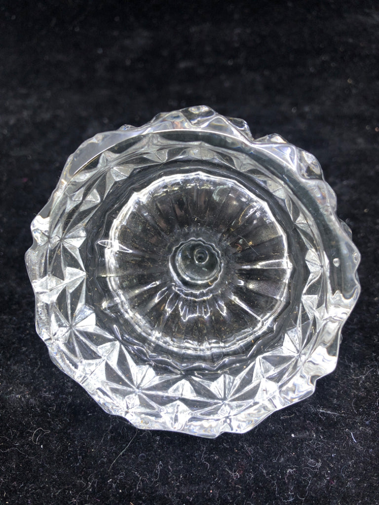 CRYSTAL RING HOLDER.