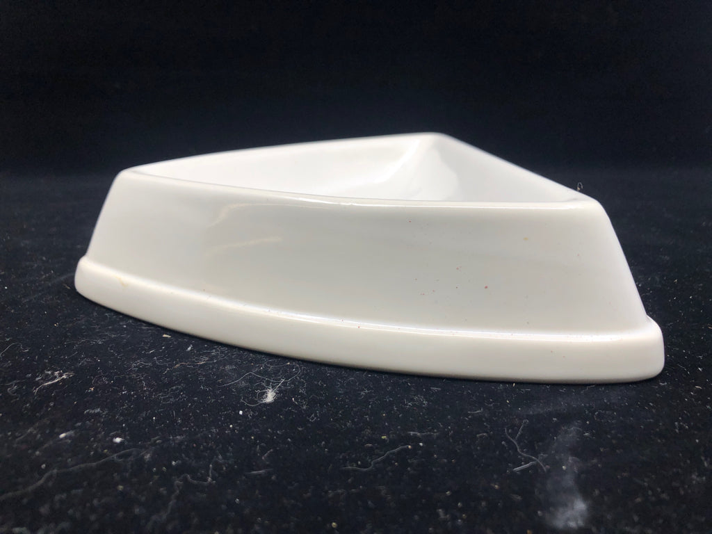 WHITE TRIANGLE CAT BOWL.