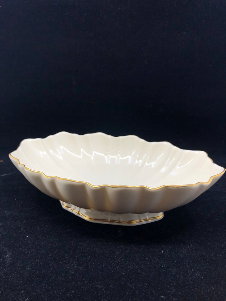 LENOX OVAL FOOTED BOWL.