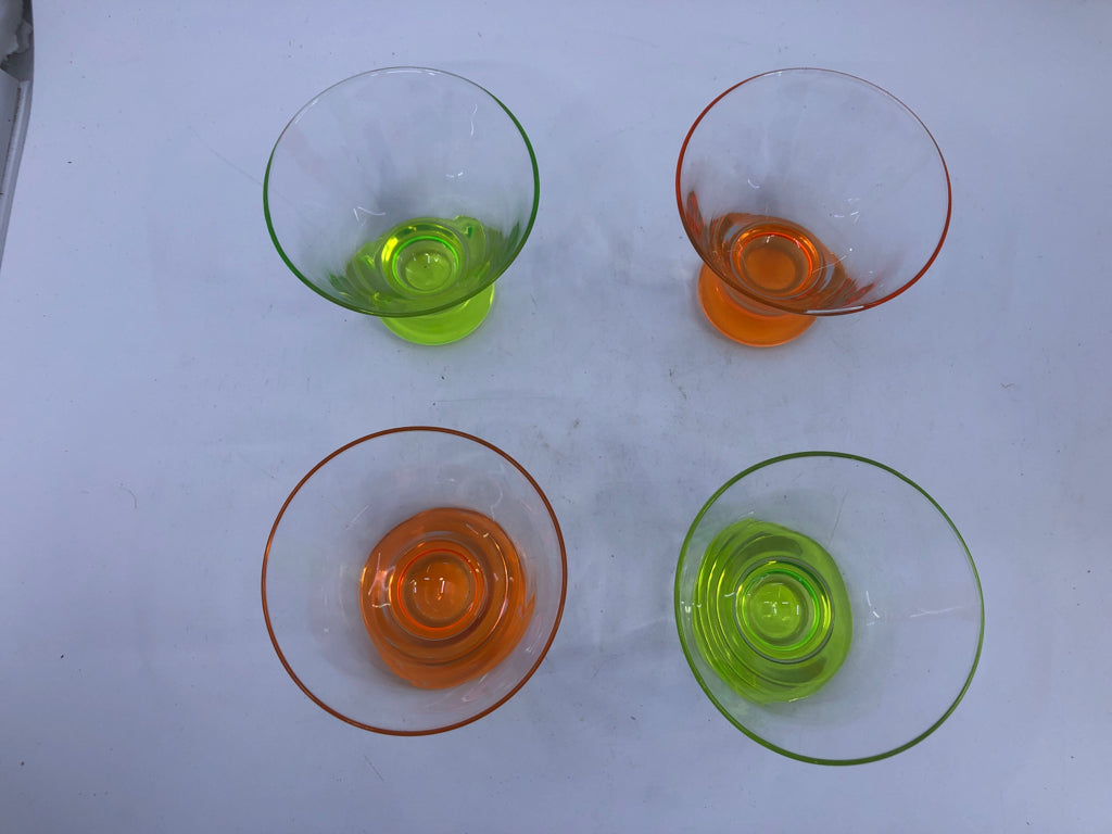 4 SHORT MARTINI W/ GREEN/ORANGE BOTTOMS GLASSES.