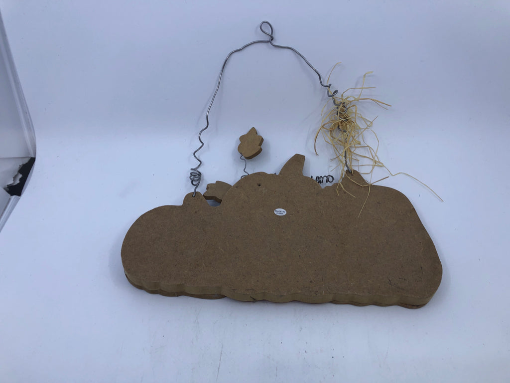 WOOD JACK O LANTERN DOOR HANGING.