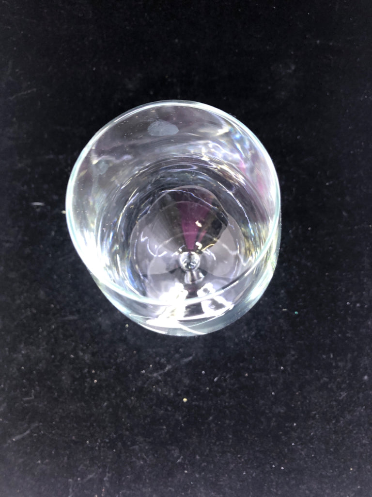 ETCHED BEACH SCENE WINE GLASS.