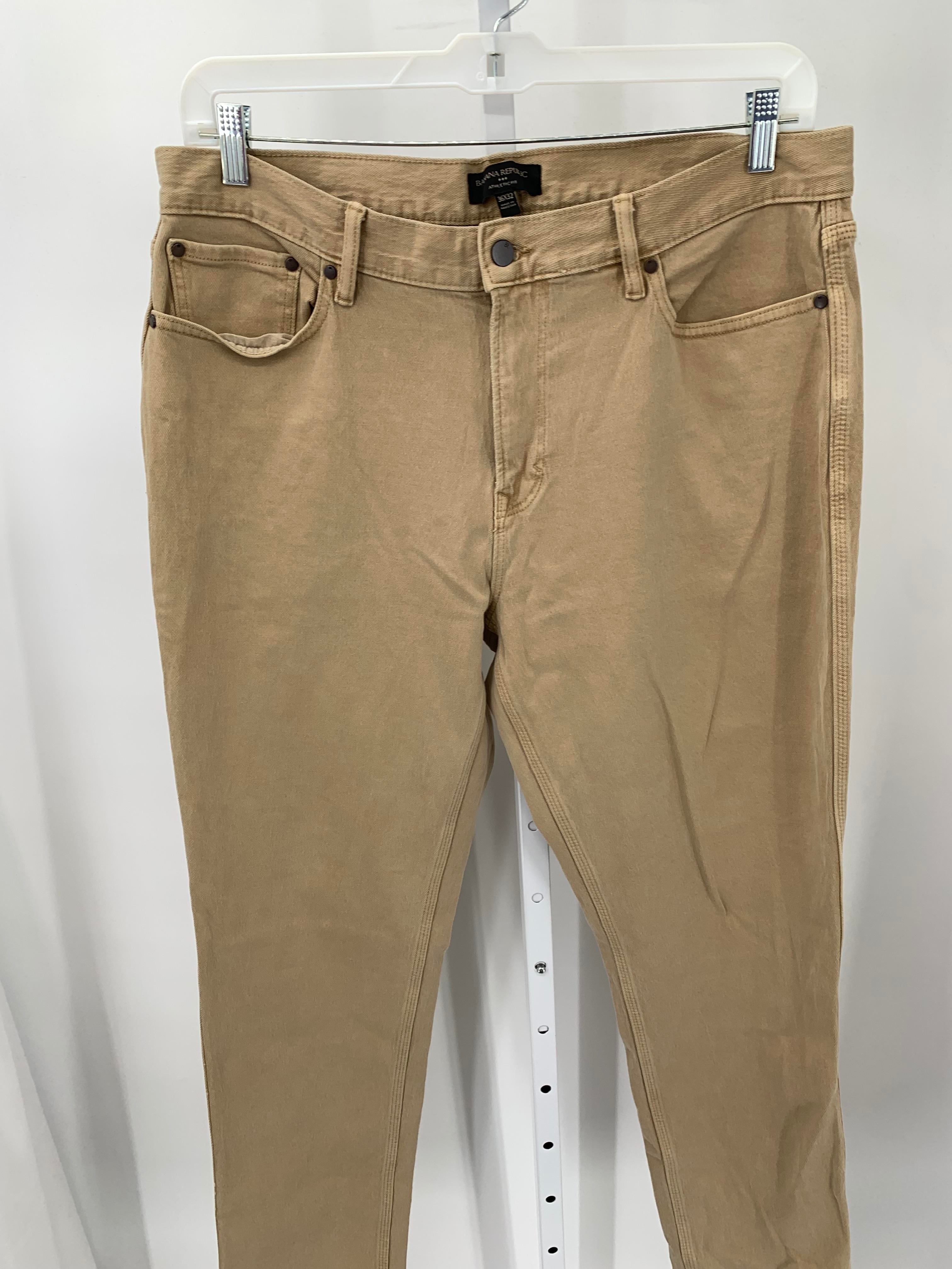 ATHLETIC FIT JEANS