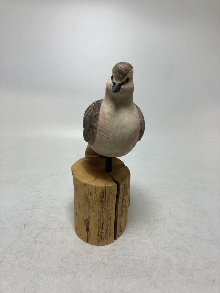 CARVED/PAINTED MORNING DOVE ON STUMP.