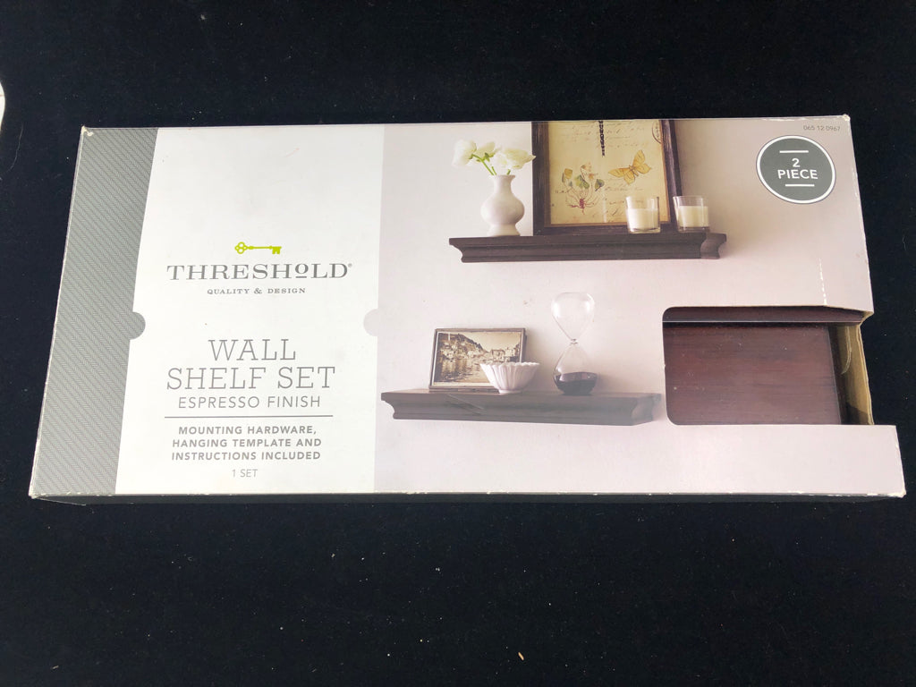 NIP THRESHOLD WALL SHELF SET.