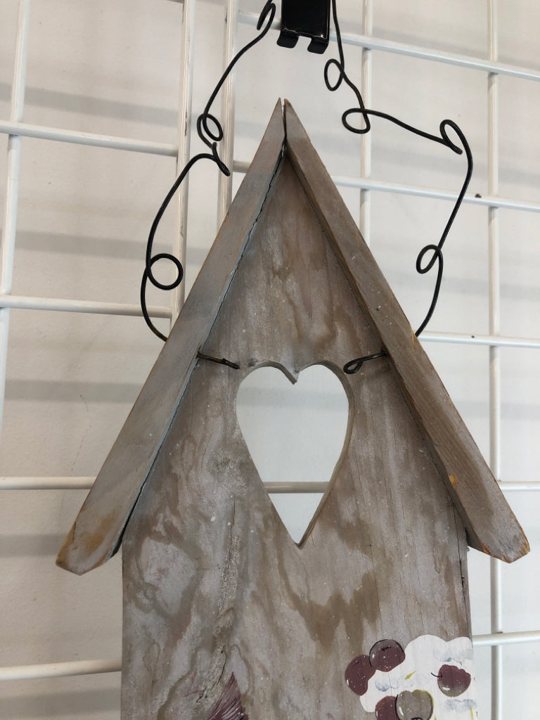 PRIMITIVE CARDINALS ON WOOD WALL HANGING.