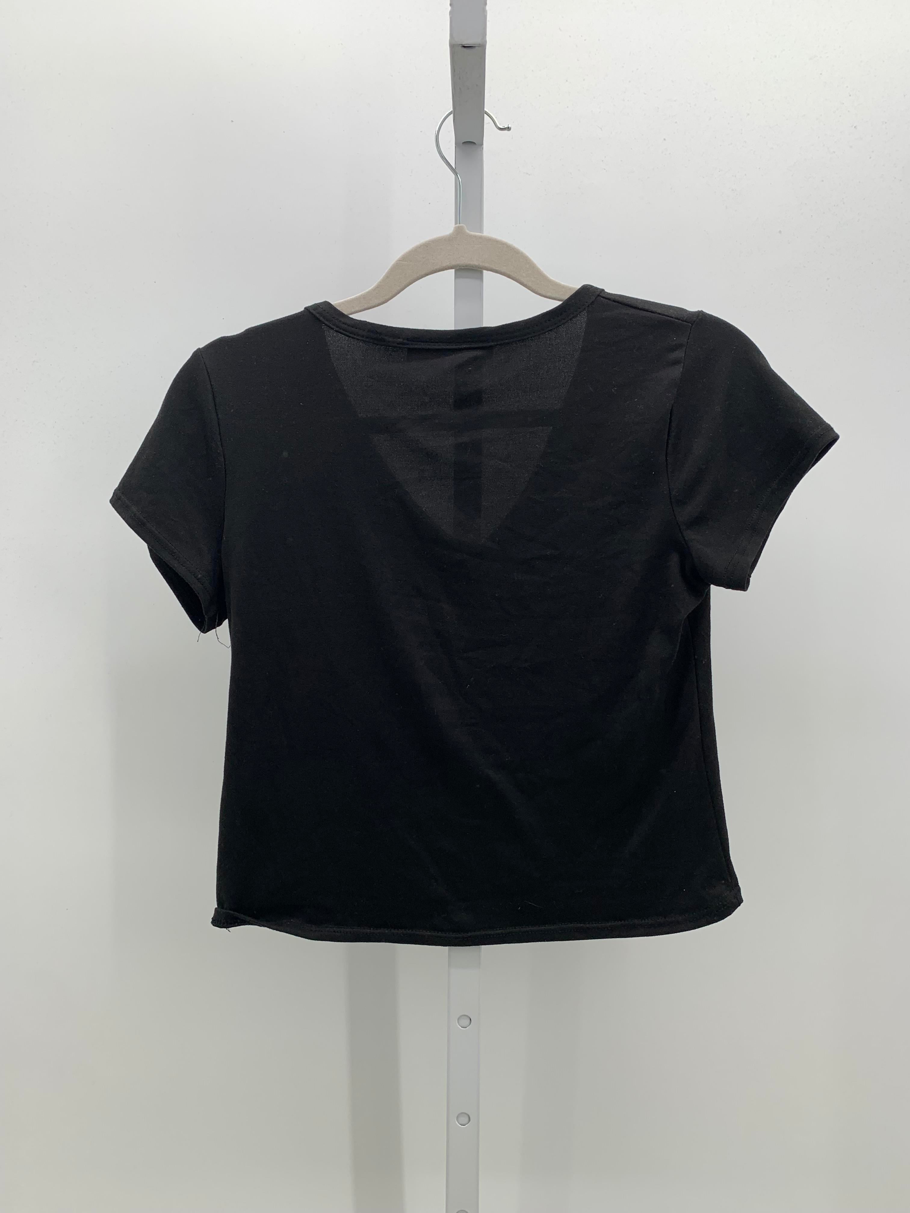 Size Medium Juniors Short Sleeve Shirt