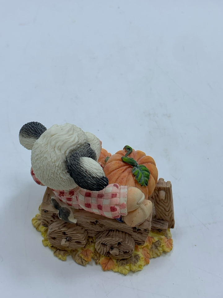 MARY MOO I'M YOUR LITTLE PUMPKIN.