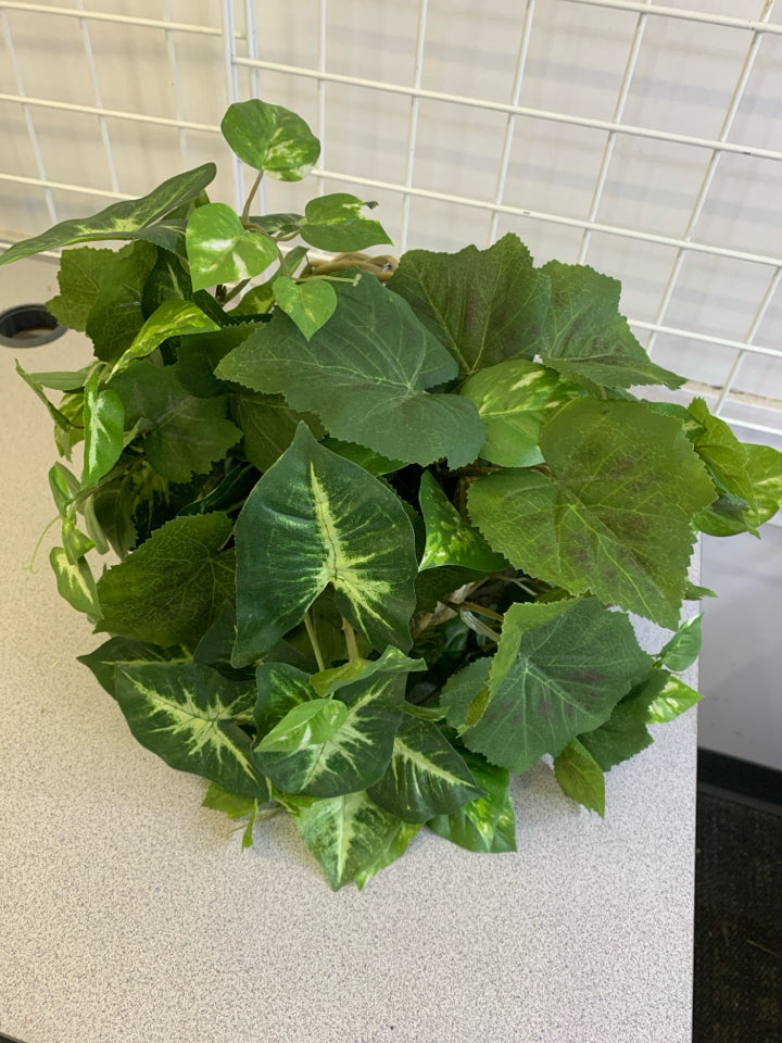 FAUX FERN IN WHITE CONE.