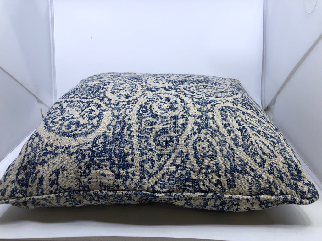 BLUE/CREAM DESIGNED PILLOW.