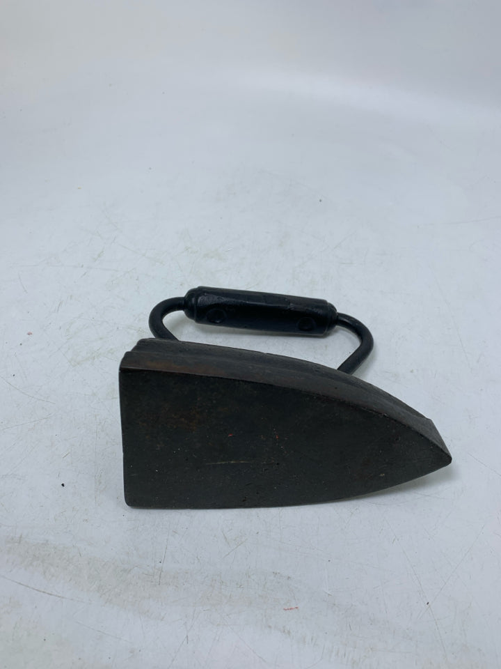HEAVY METAL VTG FLAT IRON.