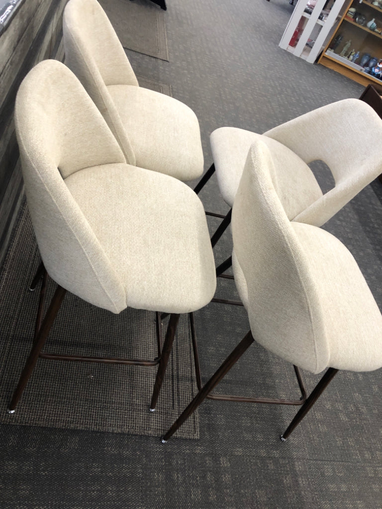 4PC CREAM BAR STOOL CHAIRS.