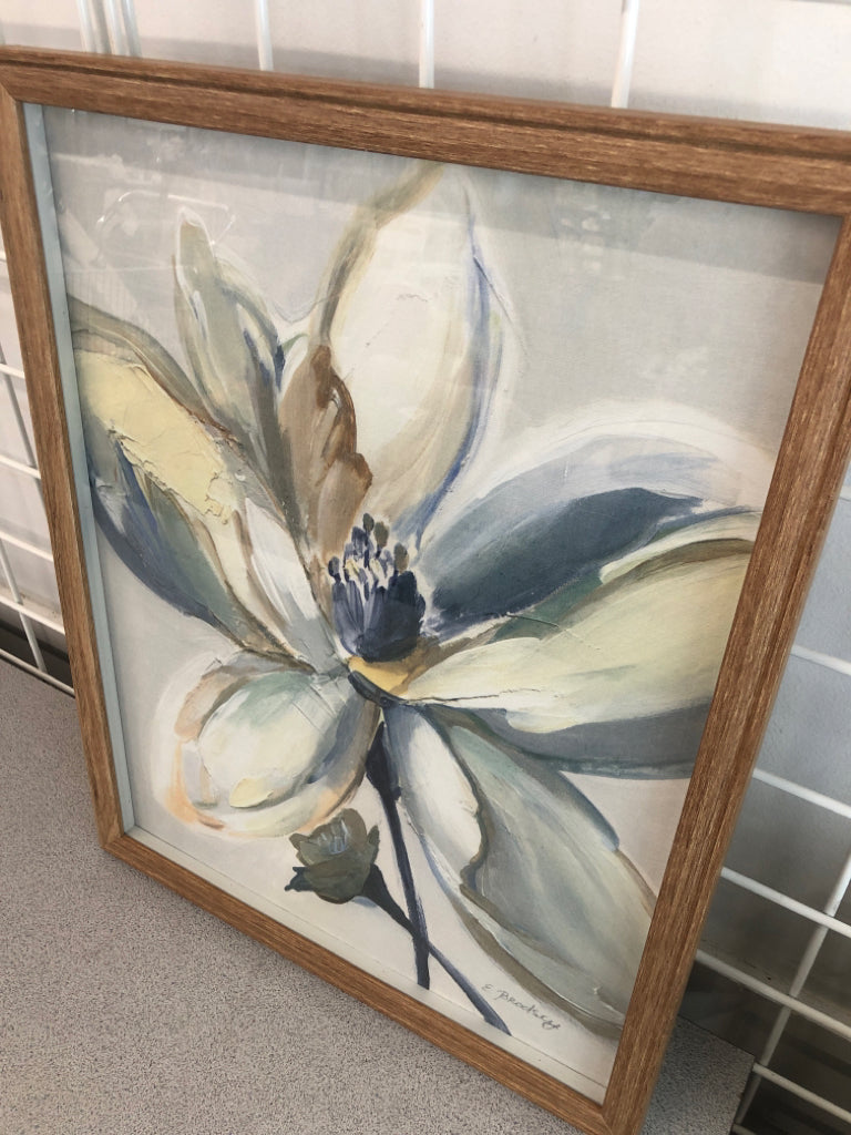 WATERCOLOR FLOWER IN TAN FRAME.