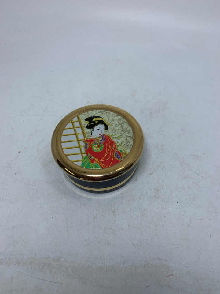 GOLD DETAILS WOMANS W/  RED KIMONO ON TRINKET BOX.