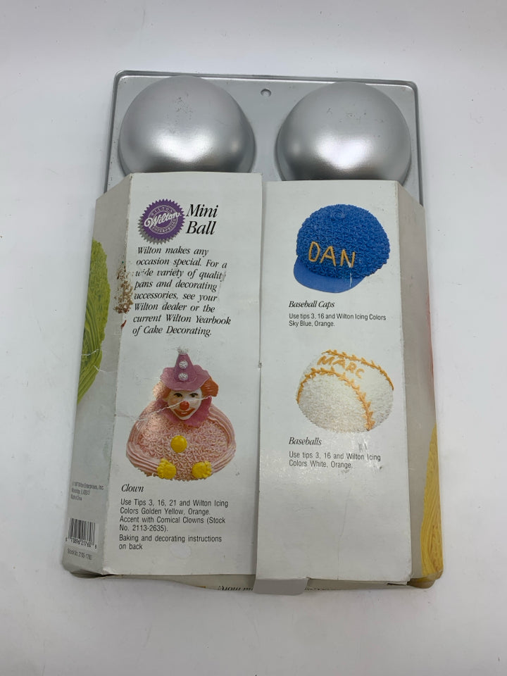 NIP 6-SLOT WILTON MINI BALL PAN.
