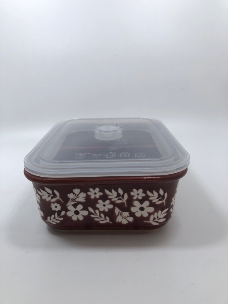 SMALL CERAMIC LUNCH CONTAINER.