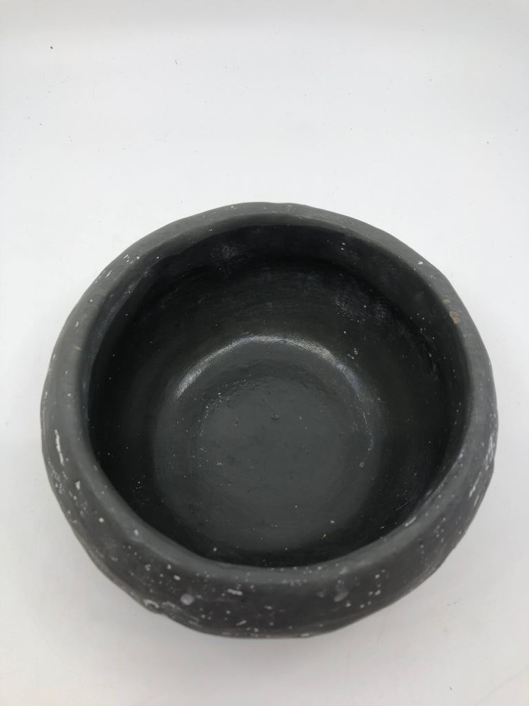 HEAVY GREY STONE BOWL/PLANTER.