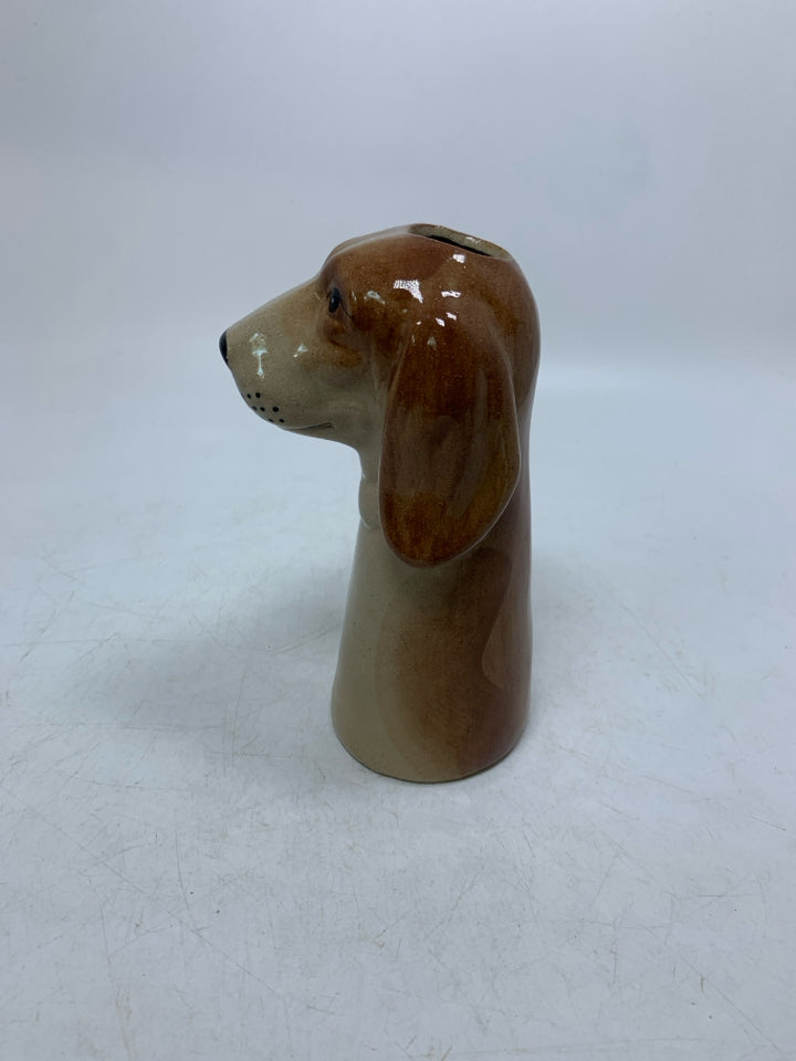 BASSET HOUND VASE.