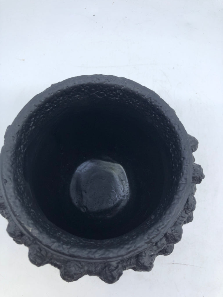 HEAVY BLACK CERAMIC PLANTER/VASE.