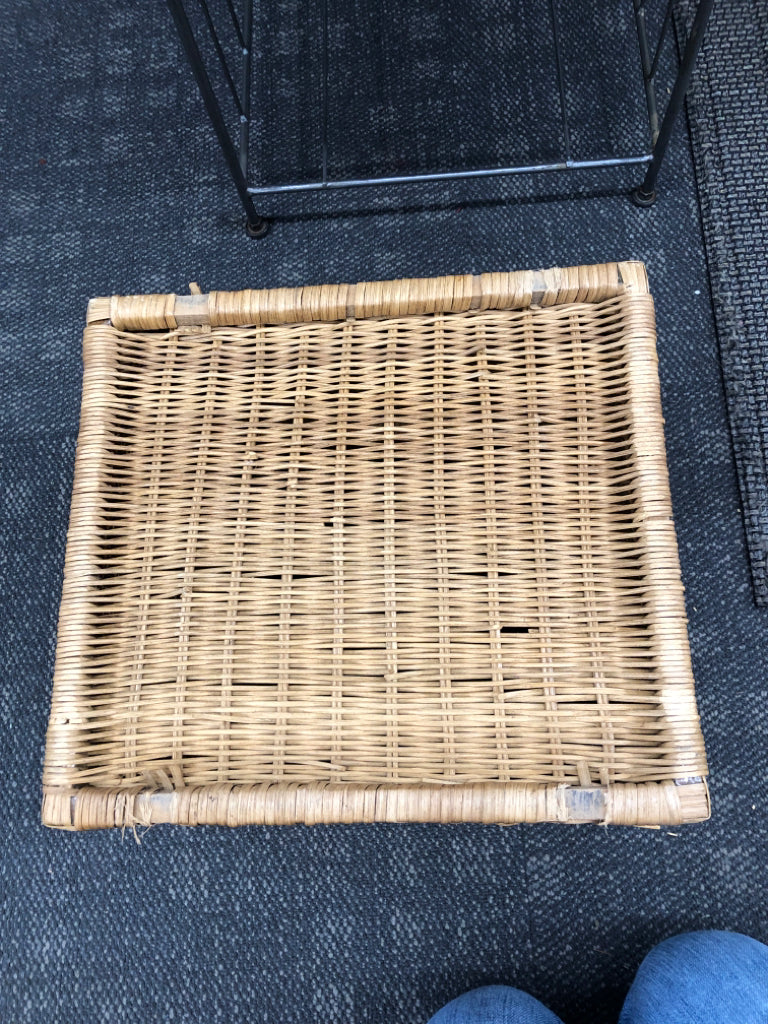3 DRAWER WICKER STORAGE METAL FRAME.