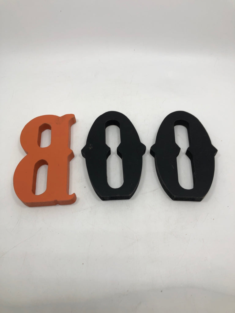 BOO WOOD BLOCK LETTERS.