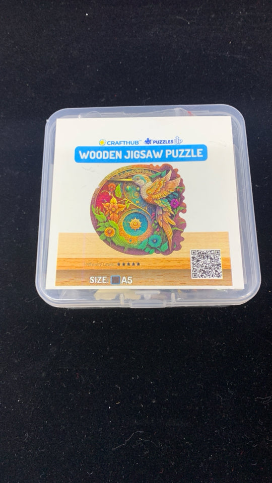 NIB WOODEN JIGSAW PUZZLE HUMMINGBIRD.