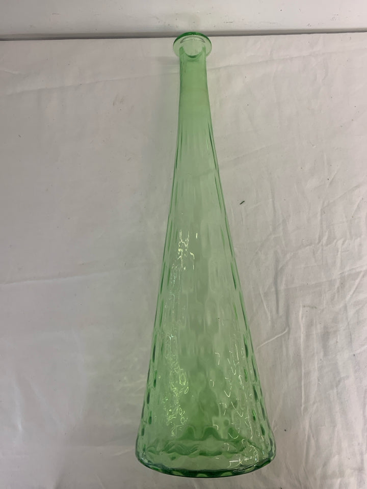 GREEN GLASS VASE W/NARROW NECK.