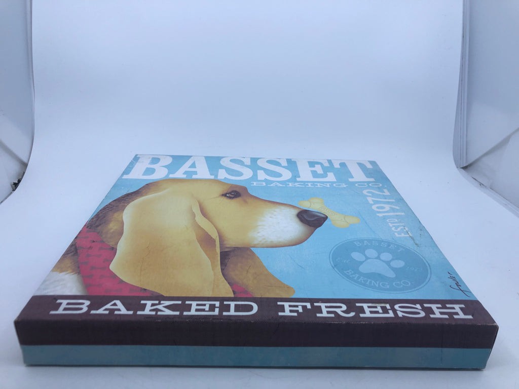BASSETT HOUND CANVAS WALL ART.