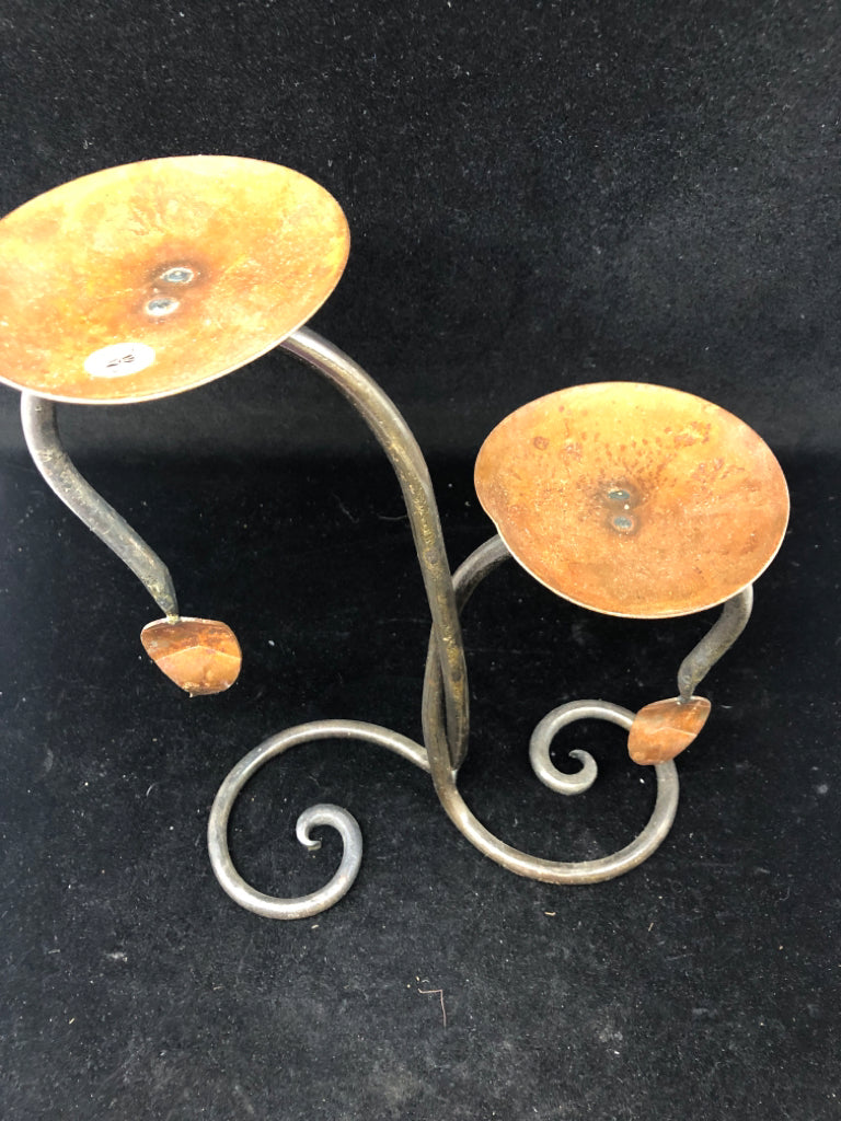 BROWN IRON LEAF 2 TIER CANDLE HOLDER.
