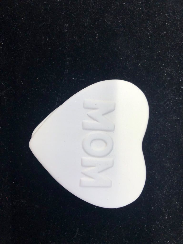 WHITE CERAMIC HEART SHAPED MOM TRINKET BOX.