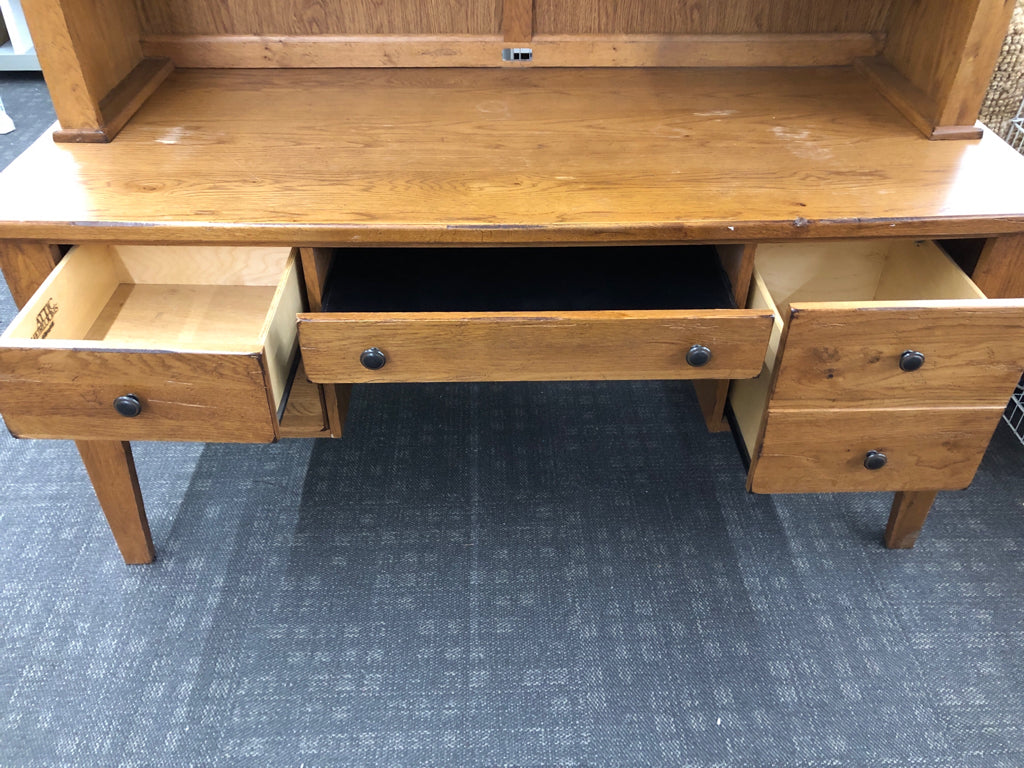 2PC SOLID WOOD DESK W/HUTCH.