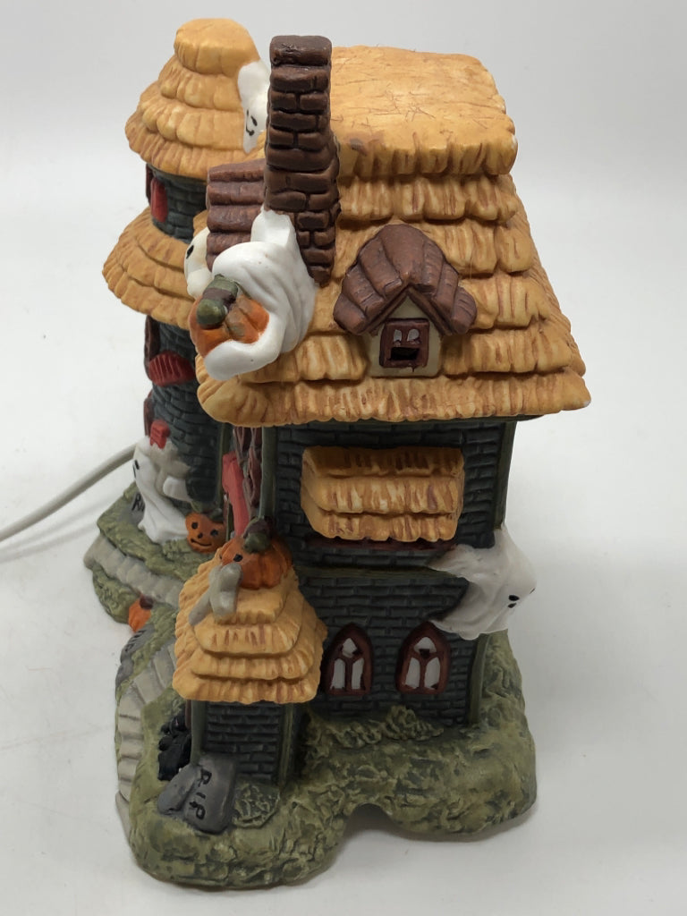 PORCELAIN ILLUMINATED STONE/STRAW/GHOSTS HAUNTED HOUSE.