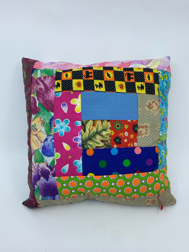 SMALL PATCHWORK PILLOW.