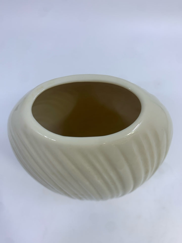 LENOX WAVY LINED VASE.