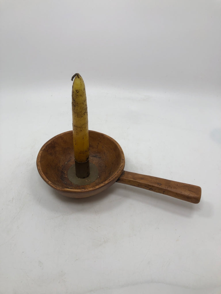PRIMITIVE TREENWARE CANDLE.