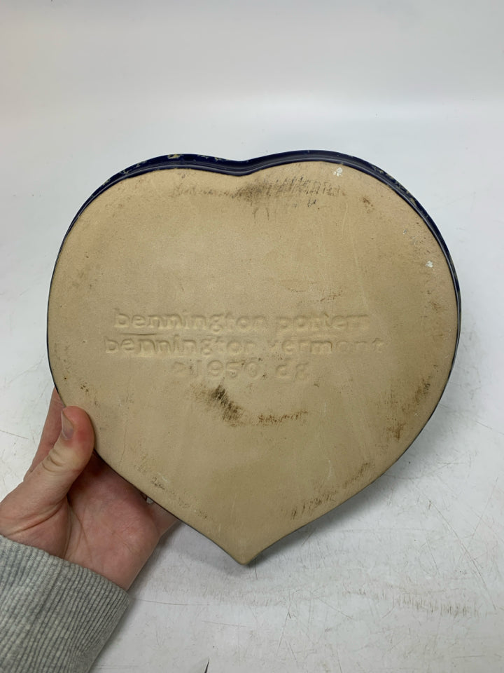 DARK BLUE SPONGE HEART SHAPED PLATE.