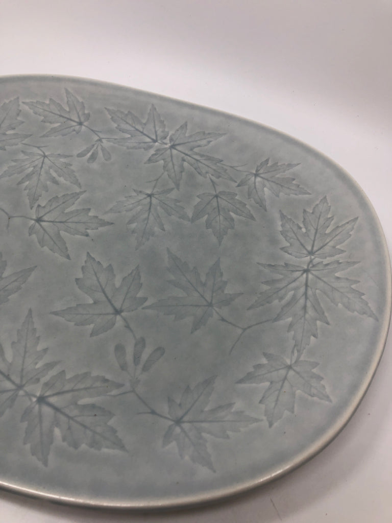 VTG LEAF EMBOSSED GREY CERAMIC PLATTER- WOODSONG.