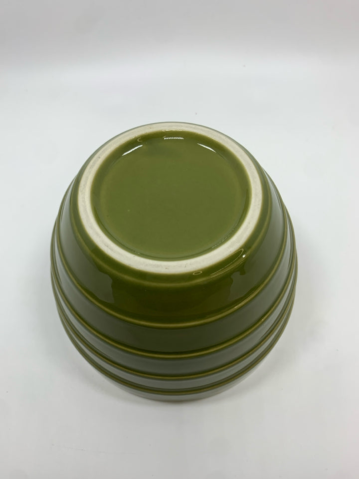 2 CERAMIC RED & GREEN RIBBED BEEHIVE NESTING BOWLS.
