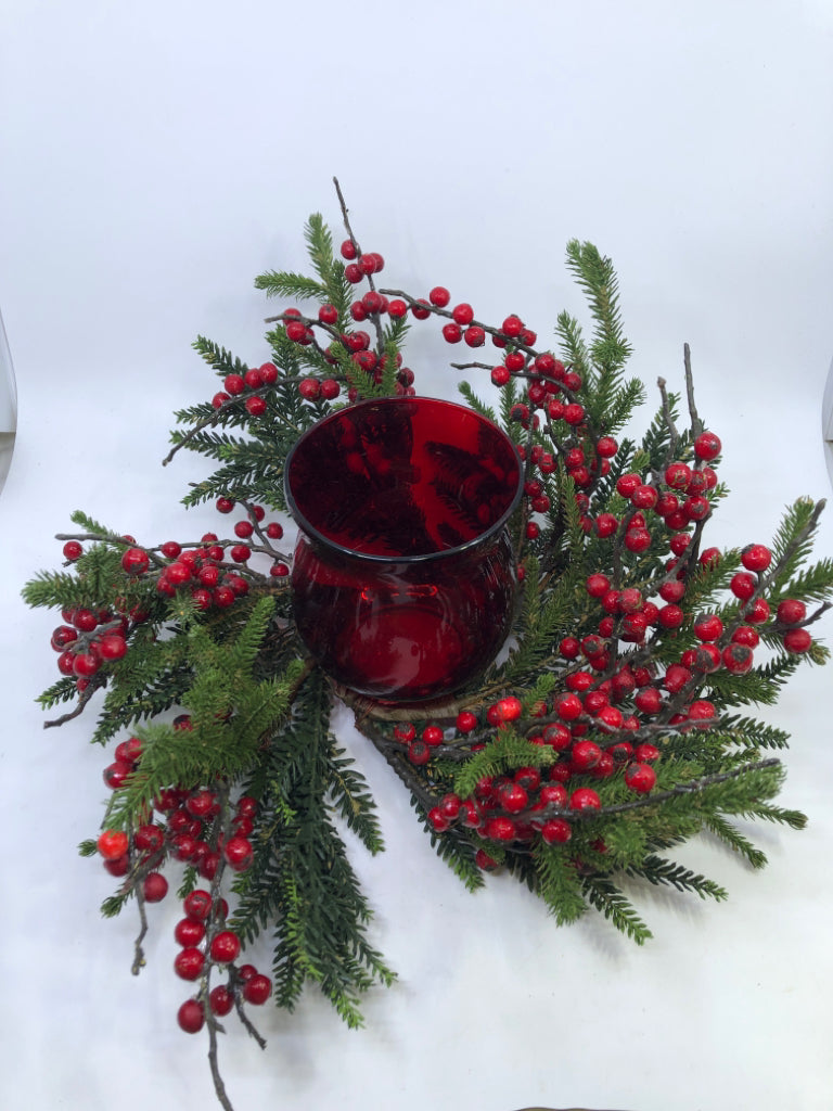 RED GLASS CENTERPIECE W RED BERRIES.