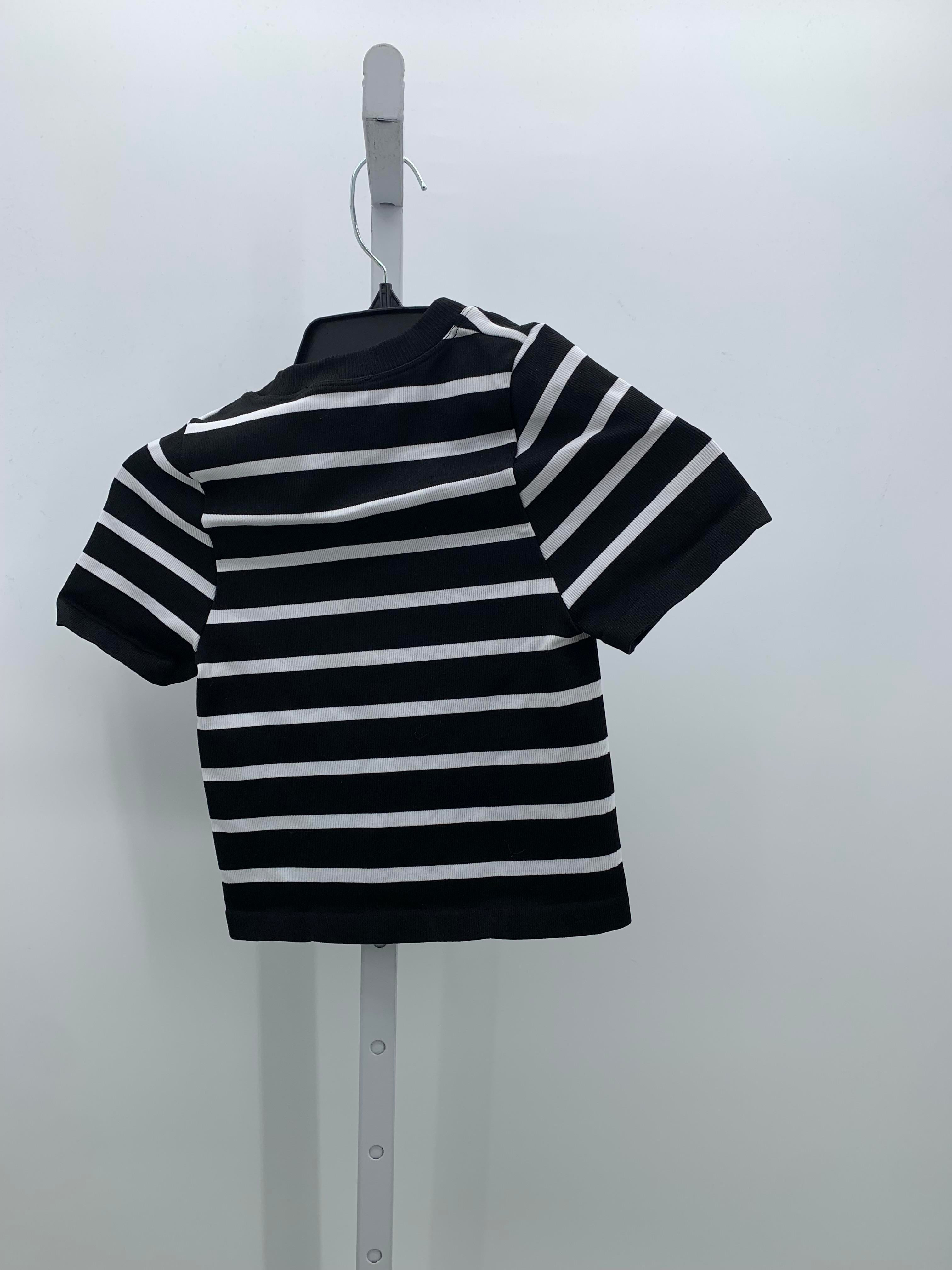 Size Small Juniors Short Sleeve Shirt