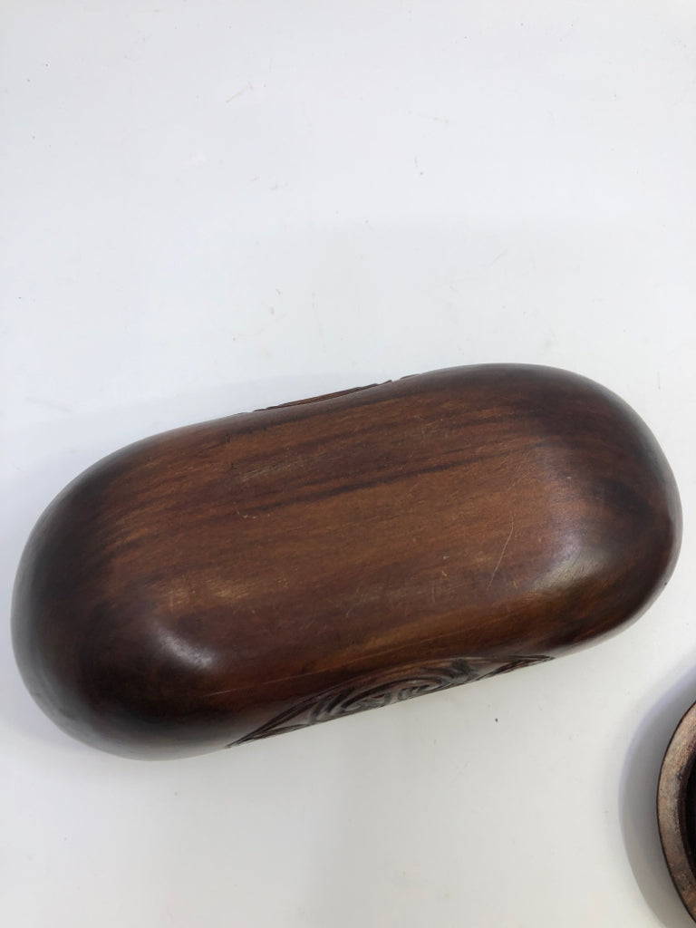 CARVED TREASURE BOX W/LID.