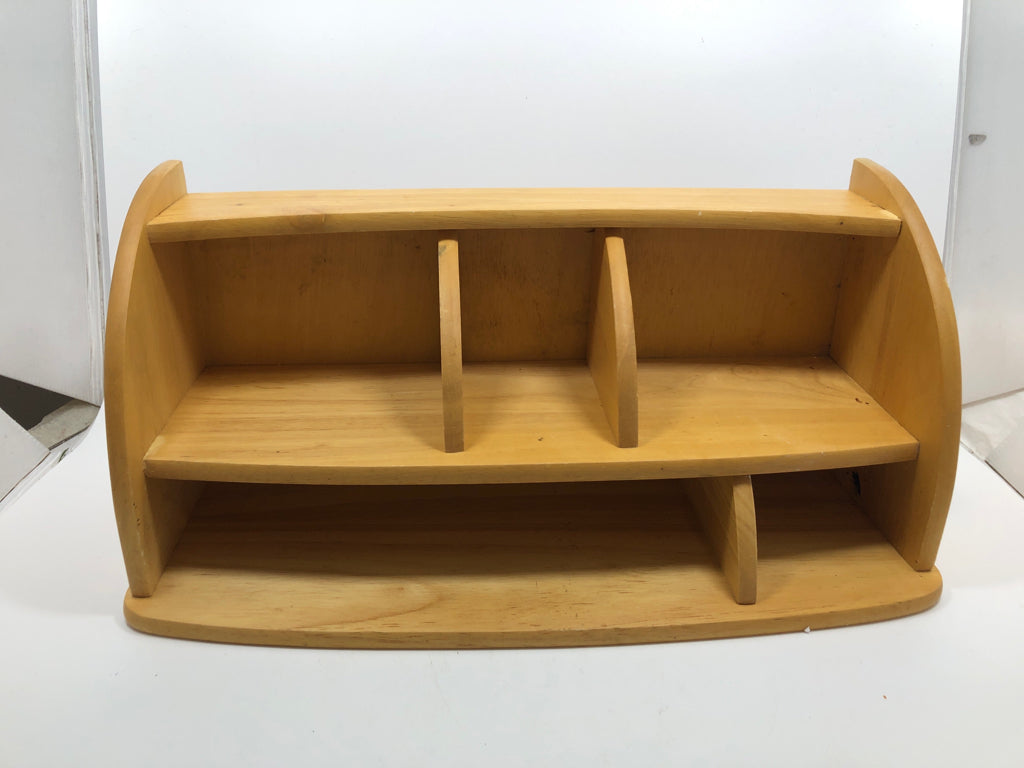 DIVIDED WOODEN ORGANIZER.