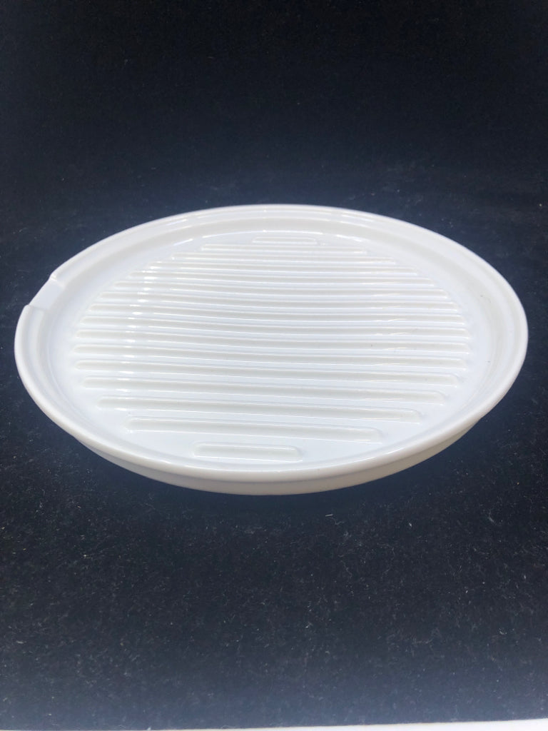 WHITE CERAMIC BACON COOKER PLATE.