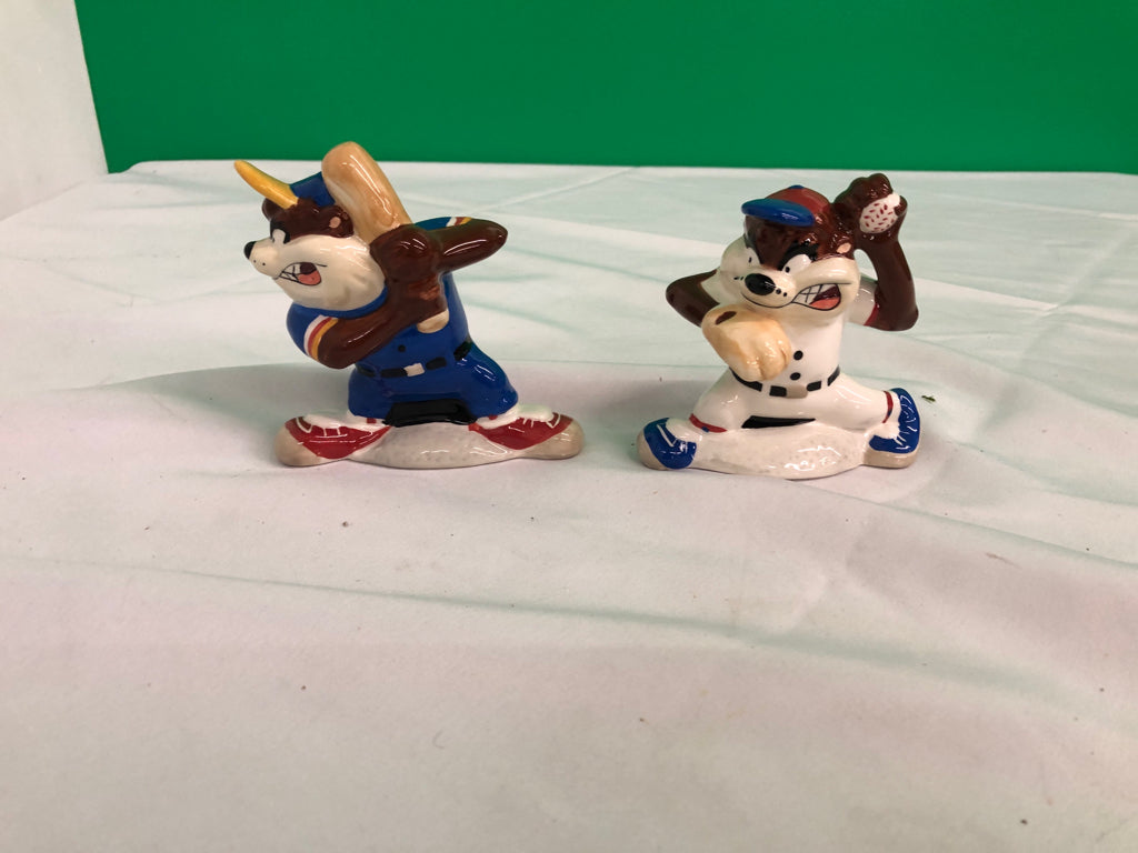 S/P SHAKERS TASSMANIA DEVIL PLAYING BASEBALL.