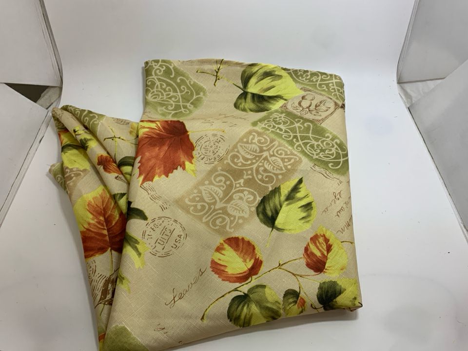 SCRIPT/FALL LEAVE TABLE CLOTH.