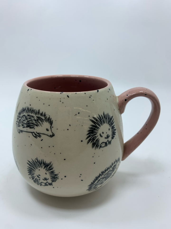 PINK HEDGEHOG MUG.