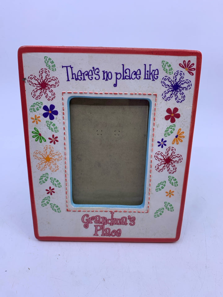 THERES NO PLACE - GRANDMA'S PLACE- FLORAL PHOTO FRAME.