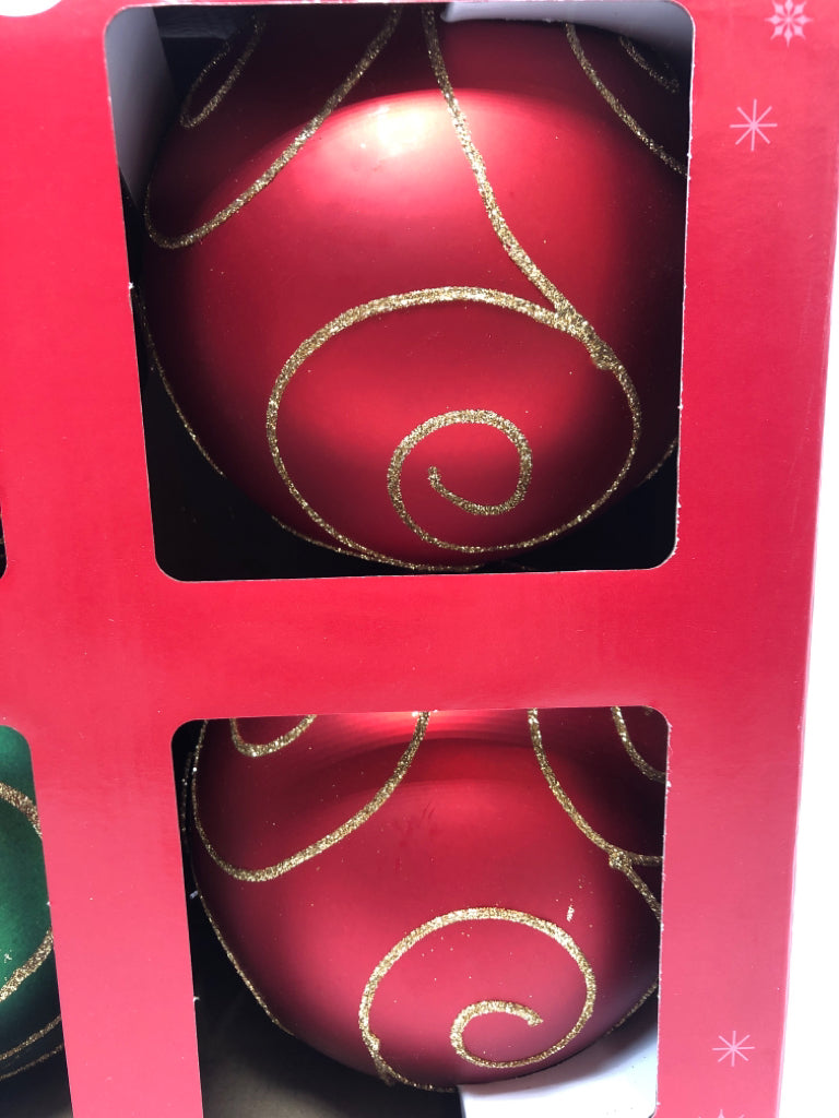 NIB 4PK RED/GREEN LG ORNAMENTS.