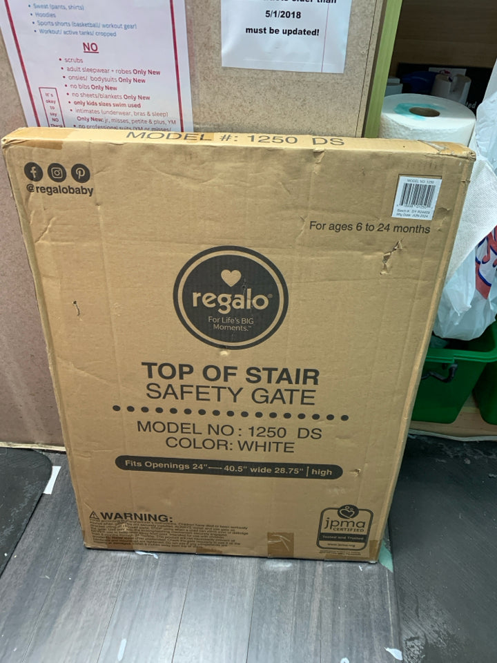 NIB Top of Stair Safety Gate