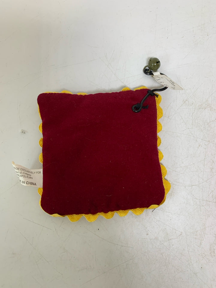 SQUARE FABRIC MITTEN ORNAMENT.